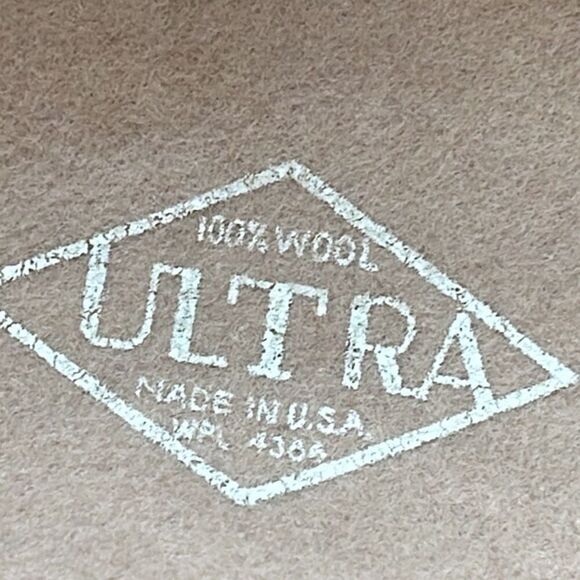 Vintage Mr. John Classic 100% wool hat with feather plume. - Picture 6 of 8